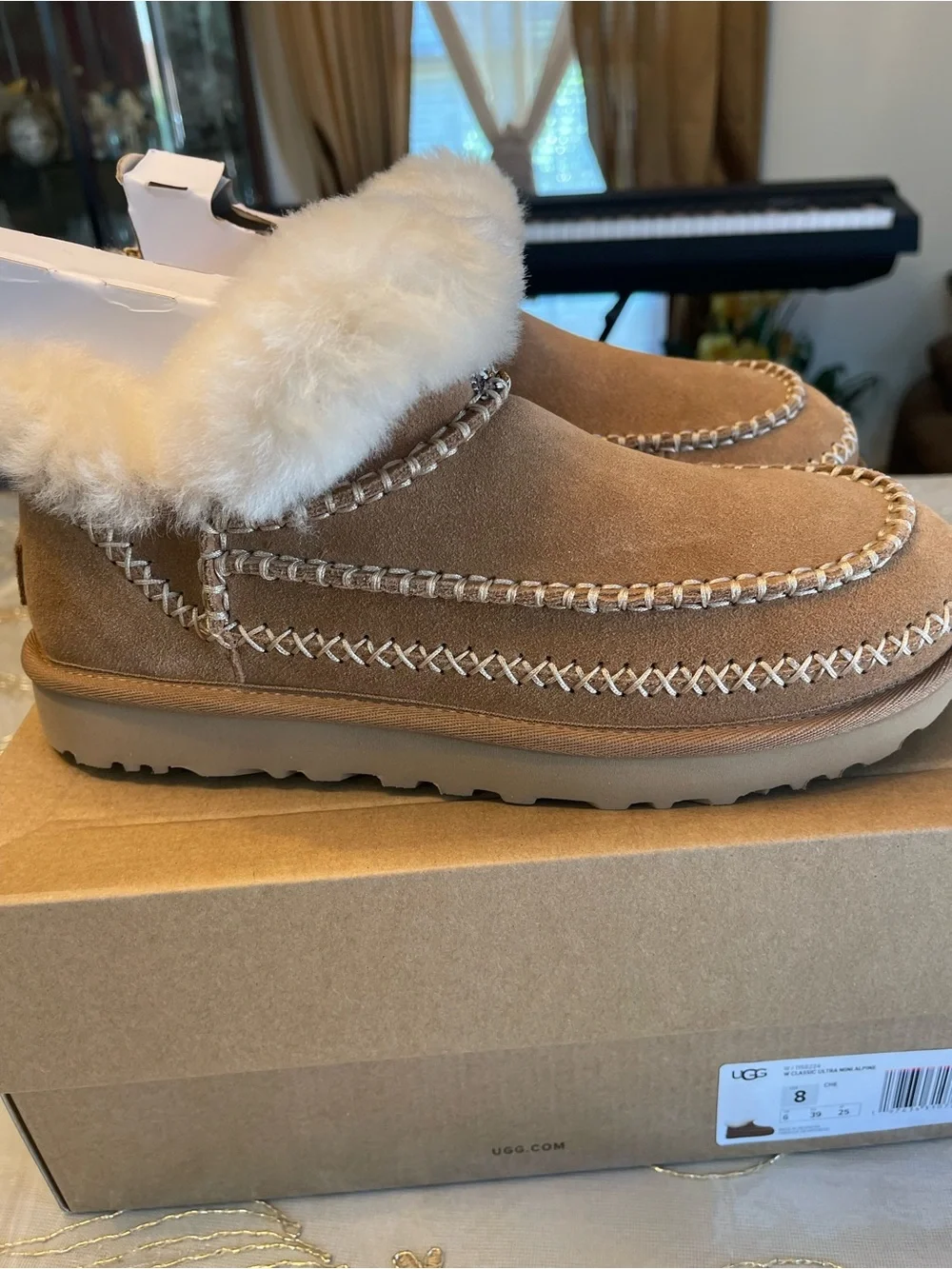 NWB Ugg women’s classic ultra mini alpine boots color chestnut size 8